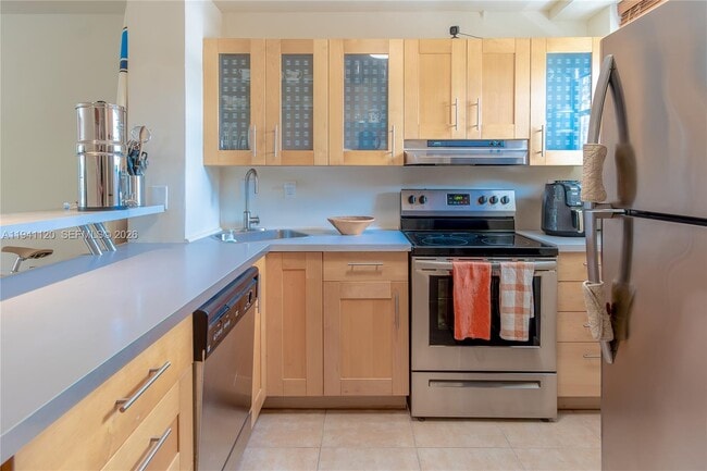 Building Photo - 1615 West Ave