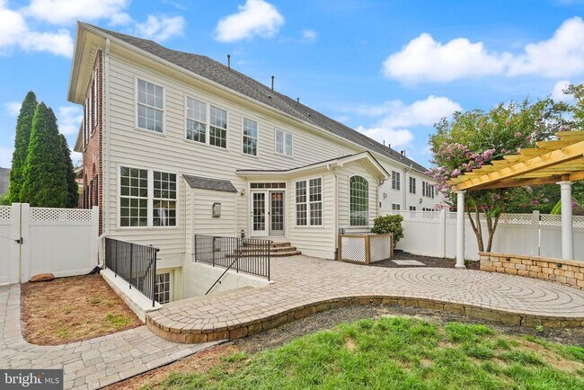 Building Photo - 43620 Merchant Mill Terrace