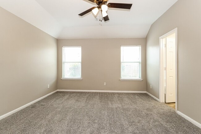 Building Photo - 1711 Rock Ridge Dr