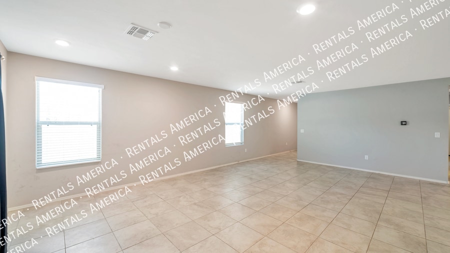 Building Photo - 4910 S River Run Dr