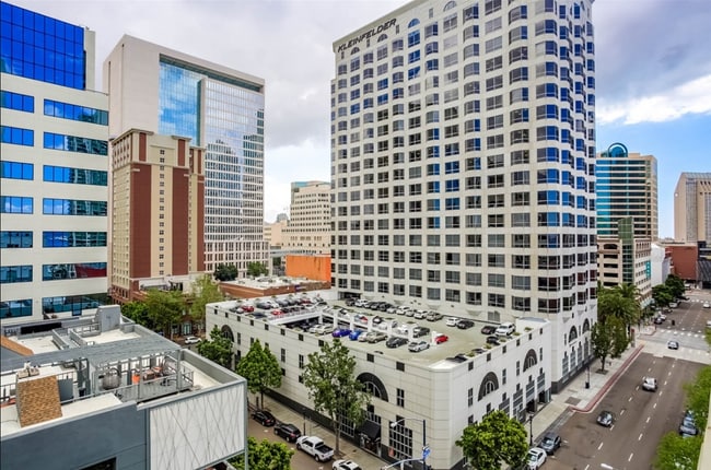 Building Photo - 1240 India St