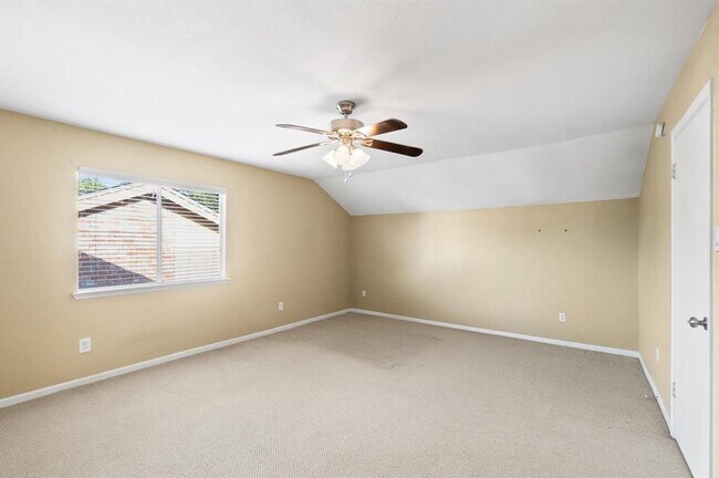 Building Photo - 2611 Quarry Hill Rd