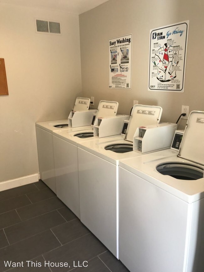 Building Photo - 3909 W Cleveland St