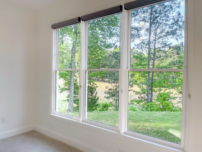 Building Photo - Newer Construction Farmhouse Style Home!