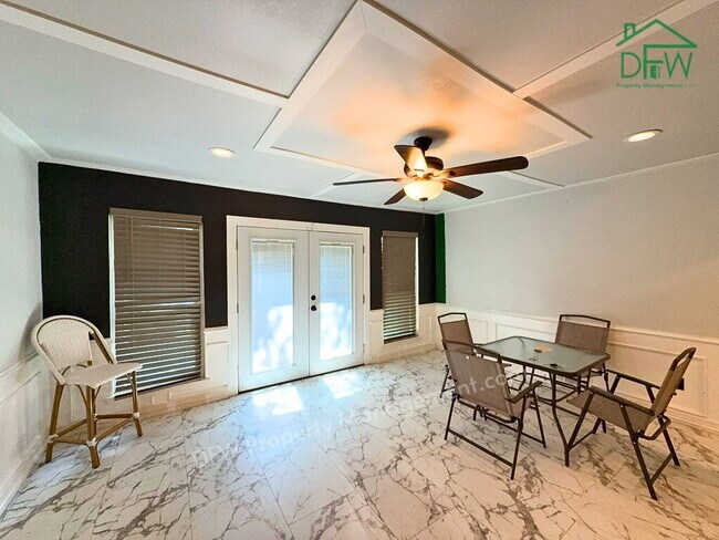 Building Photo - 4 Bed / 2.5 Bath on a Cul-de-Sac - 2-Car Garage & Spacious Fenced Backyard