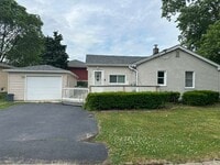 Building Photo - 9154 Ridgeland Ave