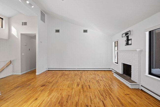 Building Photo - 4-bedroom 2.5-bath home in Cortlandt Manor