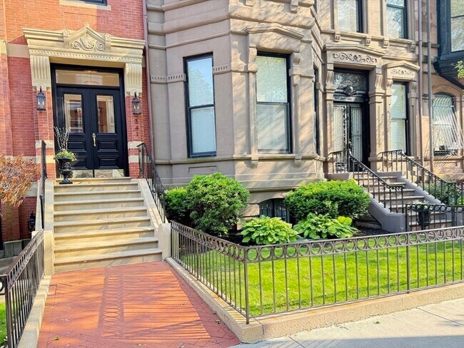 Building Photo - 341 Beacon St