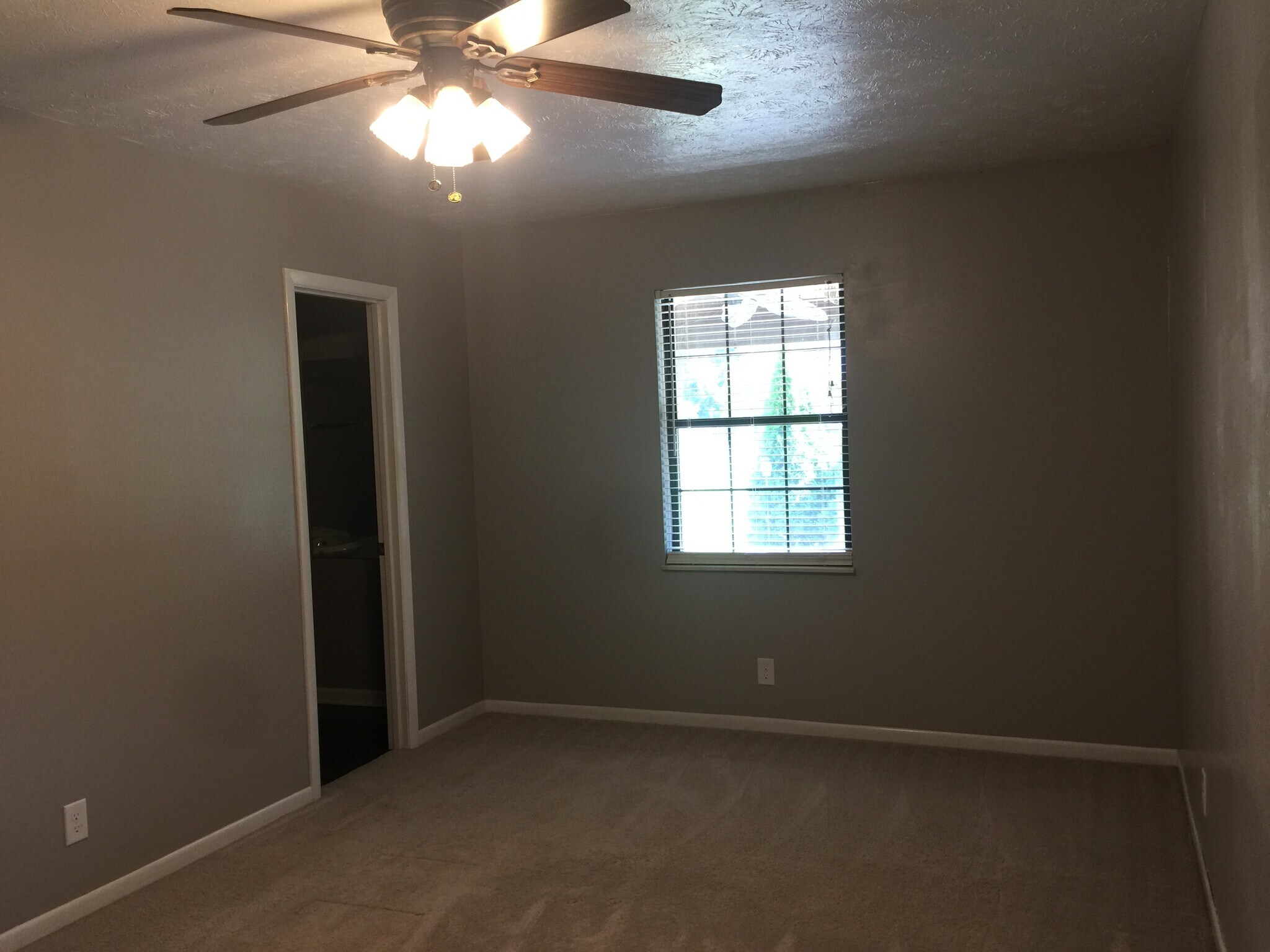 Master Bedroom - 4912 Angelia Dr
