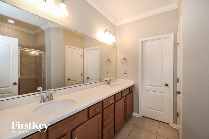 Building Photo - 10143 Dogwood Creek Dr