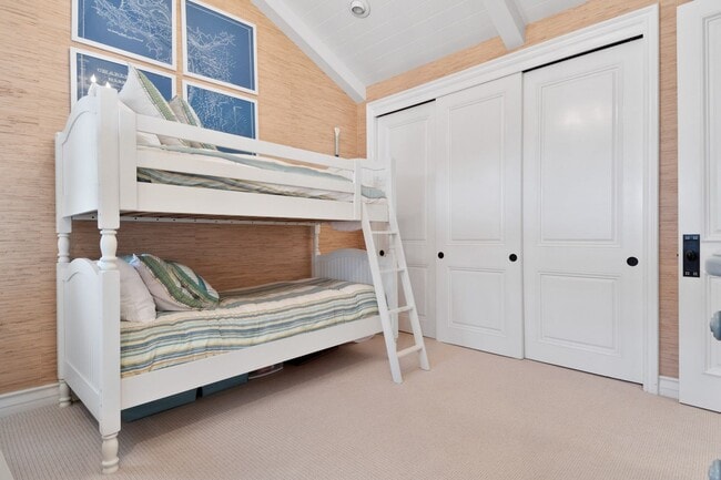 Building Photo - 1514 E Oceanfront