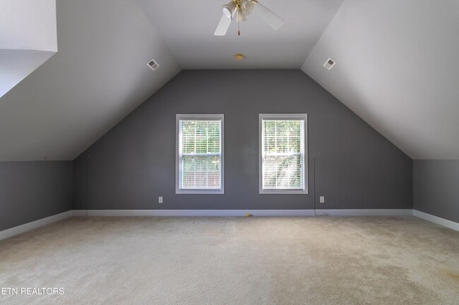 Building Photo - 8334 Bay Gardens Ln