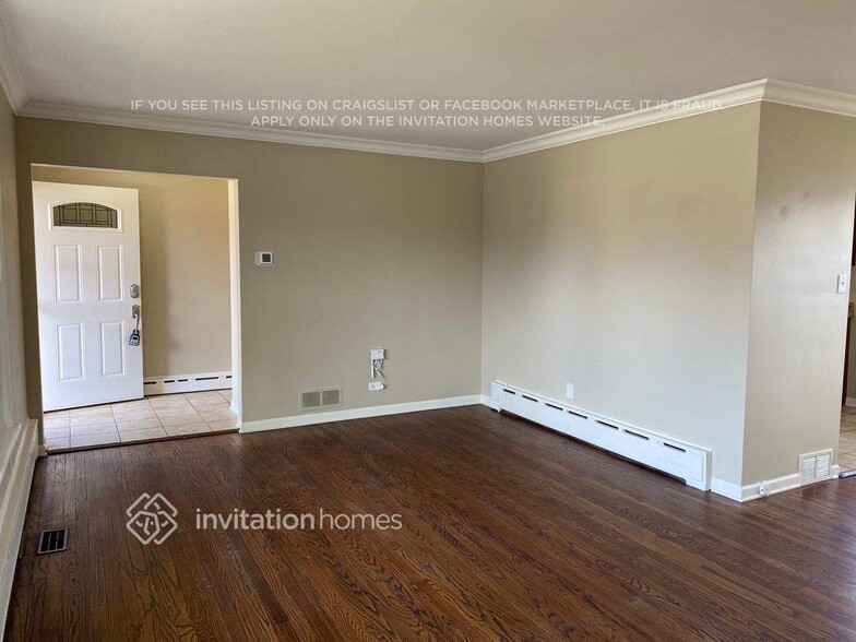 Building Photo - 4628 W 101st St