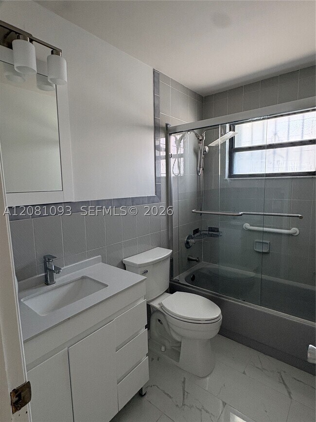 Building Photo - 7577 W 5th Ln