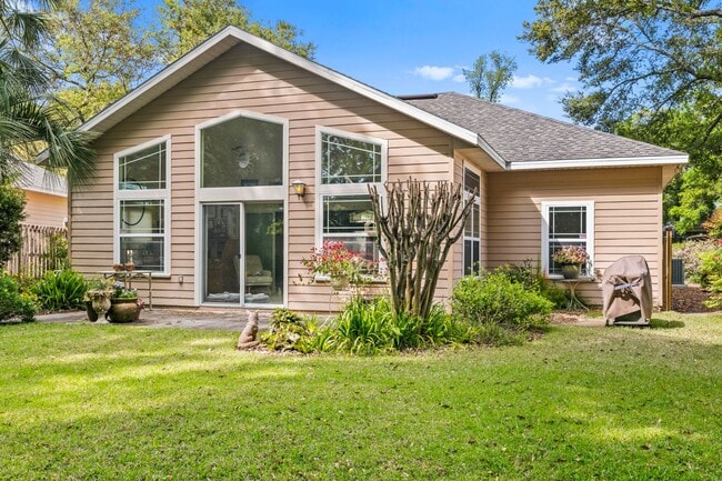 Building Photo - Southwest Gainesville's Premier Neighborhood