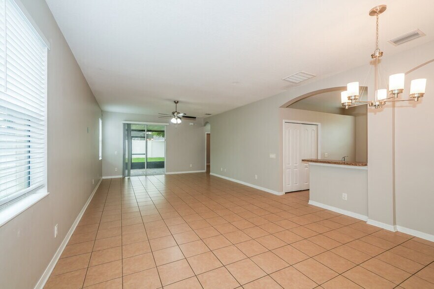 Building Photo - 8226 Summer Wood Ln