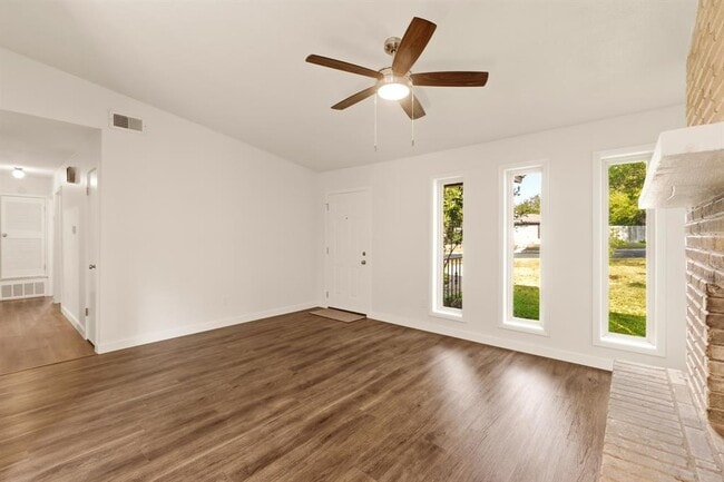 Building Photo - 2507 Biggs Dr