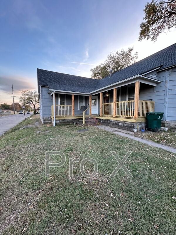 Primary Photo - 316 E Park St