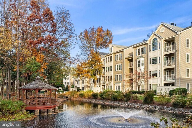 Building Photo - 12221 Fairfield House Dr