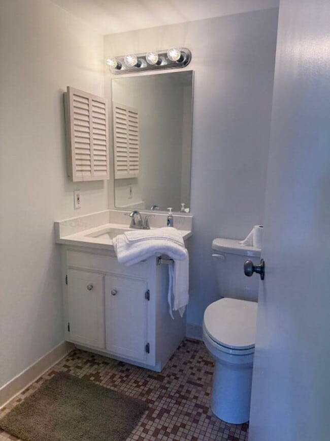 Building Photo - Salt Marsh Cove