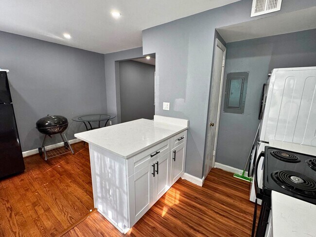 Building Photo - Welcome to your new 2 level TH style apartment home