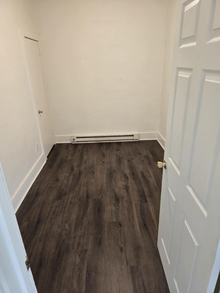 Building Photo - 102 E Market St