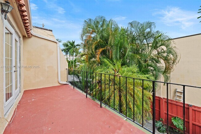 Building Photo - 16681 NE 35th Ave