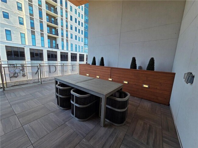 Building Photo - 775 Juniper St NE