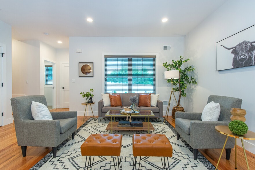 Building Photo - 360 Orange Rd