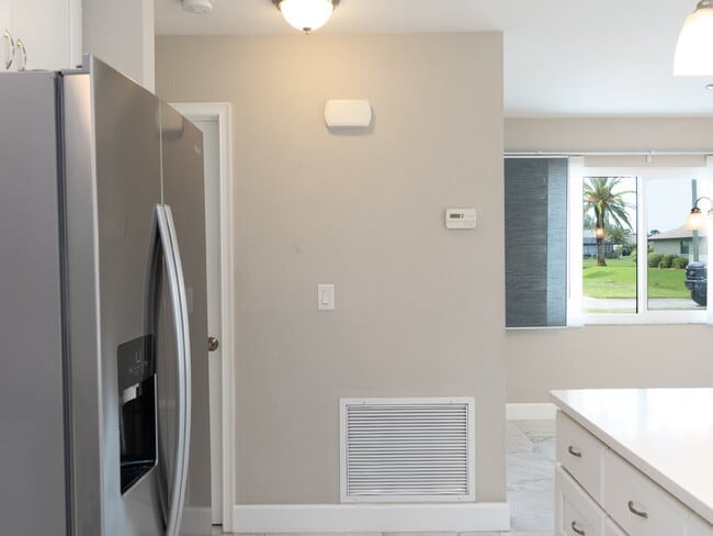 Building Photo - 153 Hourglass Dr