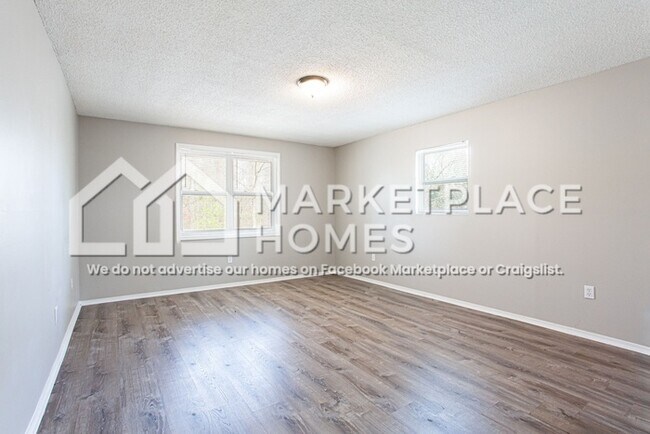 Building Photo - 3824 Cannon Dr
