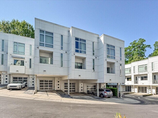 Building Photo - 341 Viburnum Way Ct