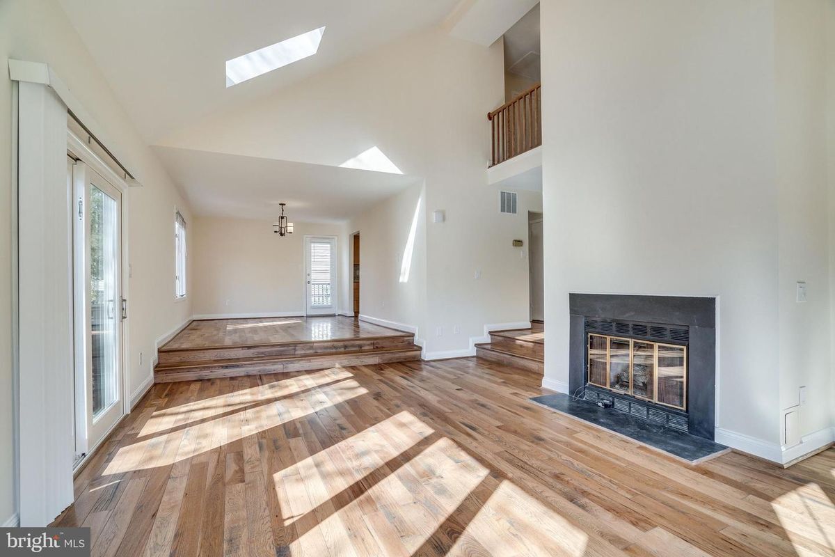 Building Photo - 6505 Gretna Green Way