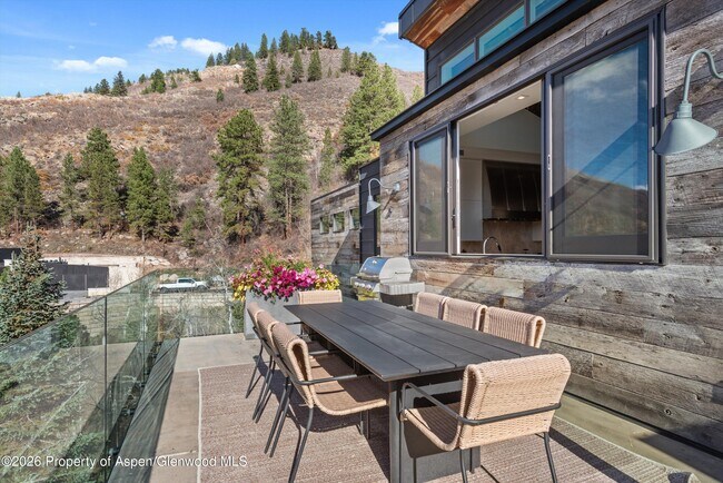 Building Photo - 191 Skimming Ln