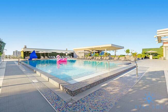 Building Photo - 777 N Ocean Dr