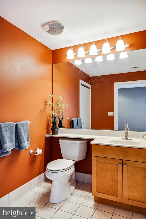 Building Photo - 717 S Christopher Columbus Blvd