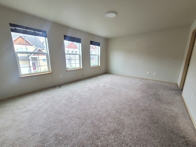 Building Photo - 19226 25th Ave SE