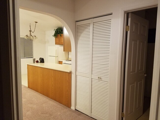 Building Photo - 523 Burgasia Path