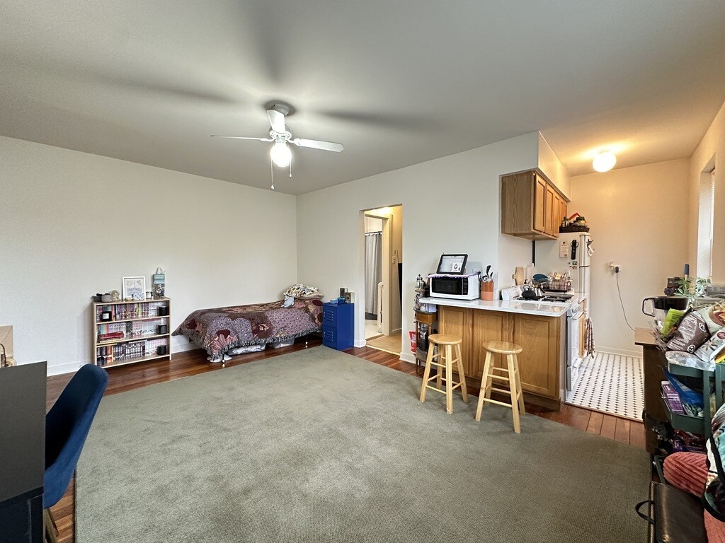 Building Photo - 4532 N Ashland Ave