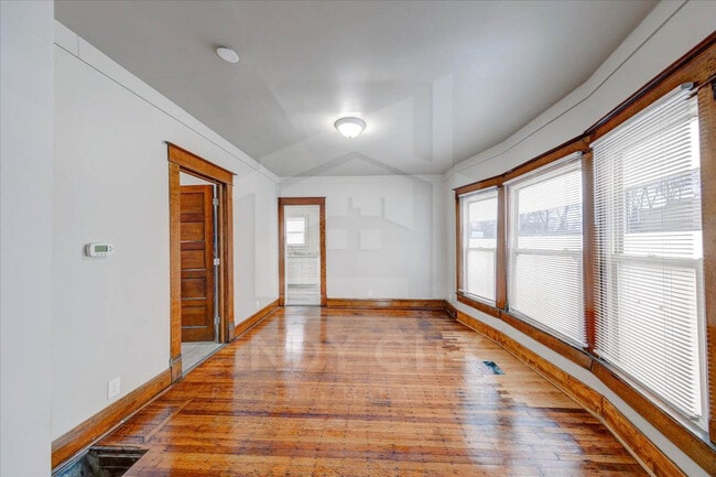 Building Photo - 960 Eastern Ave