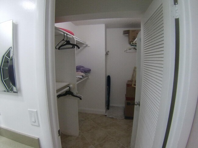 Building Photo - 22 Capri Dr
