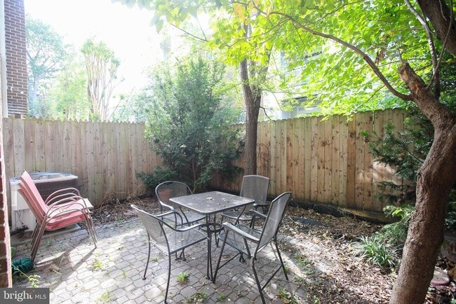 Building Photo - 746 S Granada St