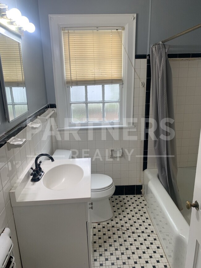 Building Photo - 3283 Gilmer Ave