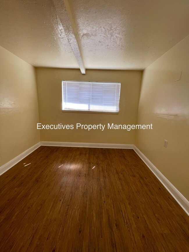 Building Photo - 4909 N Winery Cir