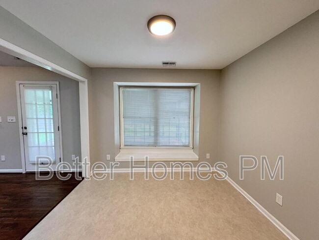 Building Photo - 1403 Buckhorn Rd