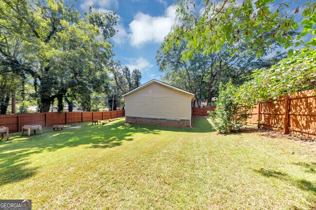 Building Photo - 1810 Evans Dr SW