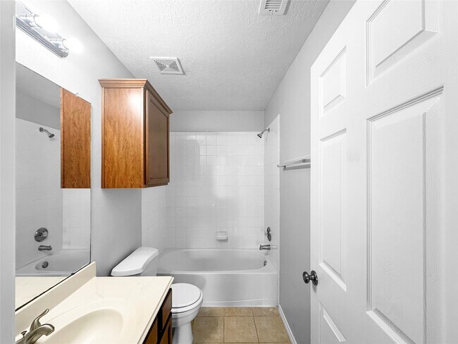 Building Photo - 20146 Jasper Oaks Dr