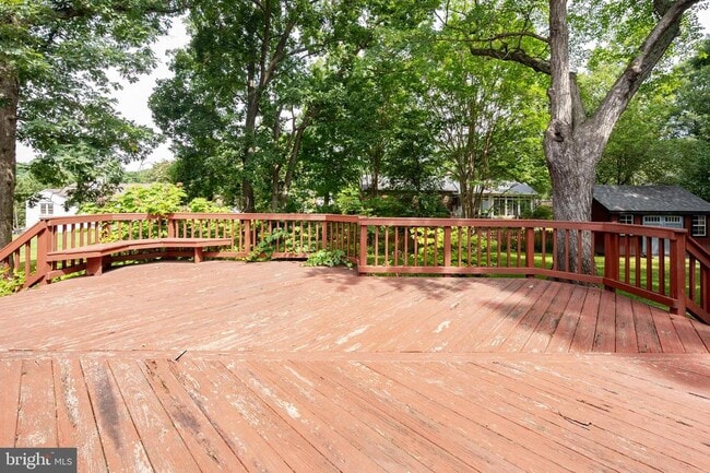 Building Photo - 5708 Dawes Ave