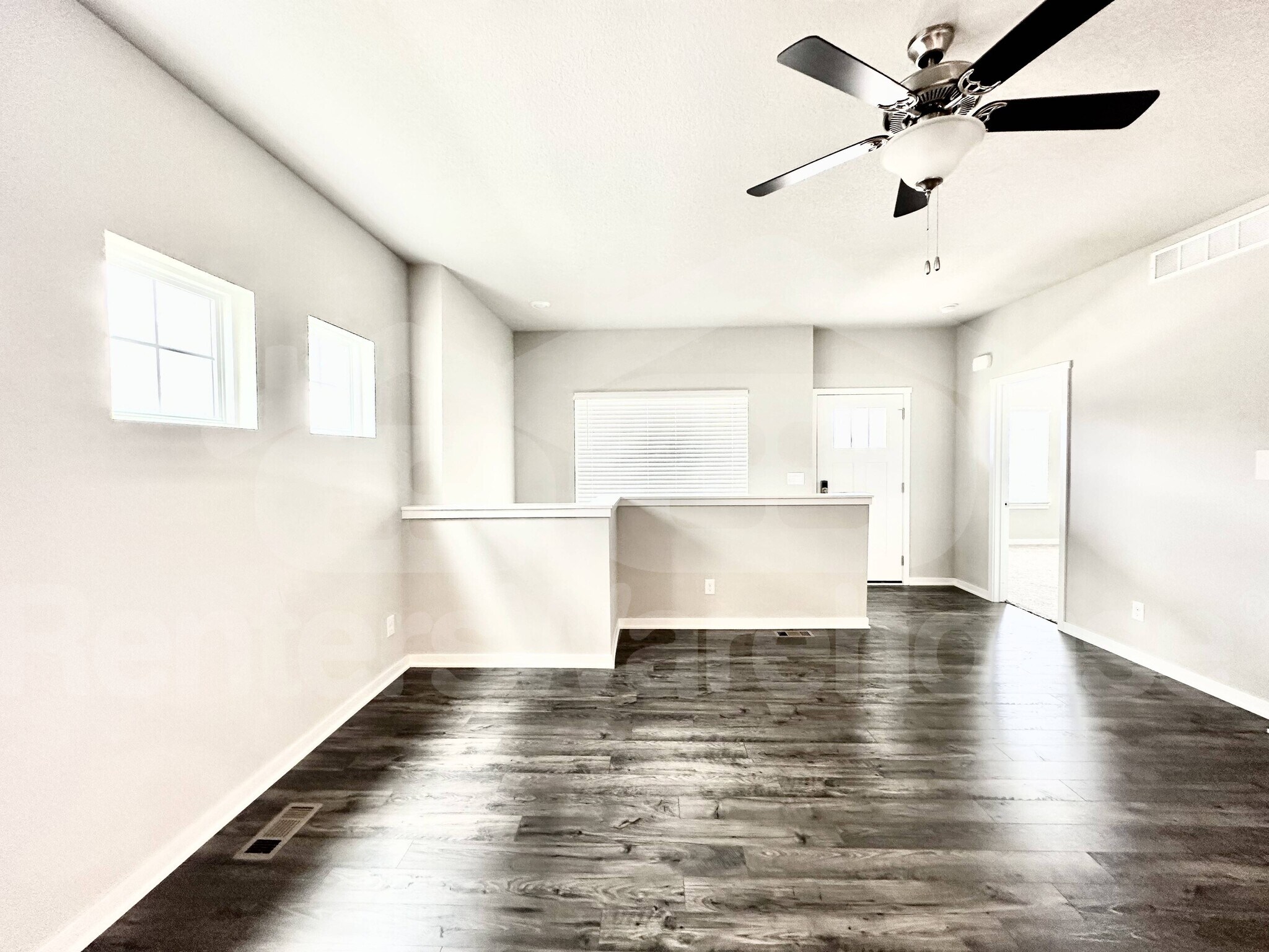 Building Photo - 2310 SW Plaza Pkwy