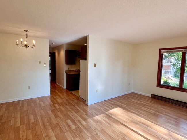 Building Photo - 37 E Albert St